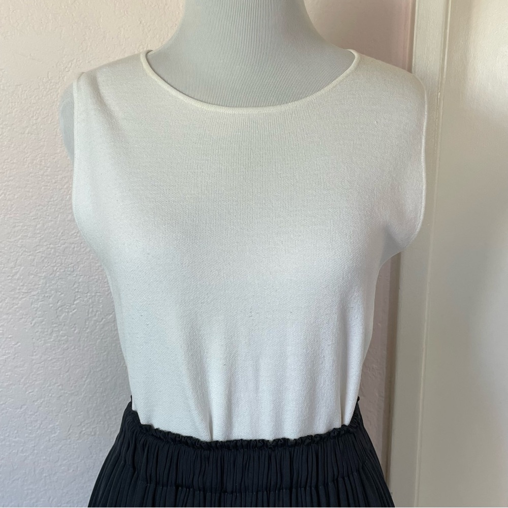 Ann Taylor Petite Ivory Sleeveless Knit Top Keyhole Back MP